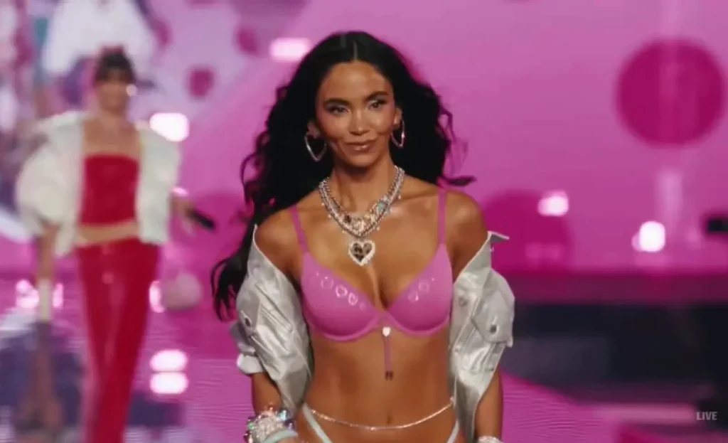 Filipino-Irish British model Christina Nadin walks iconic fashion show runway Filipino-Irish British model Christina Nadin walks iconic fashion show runway